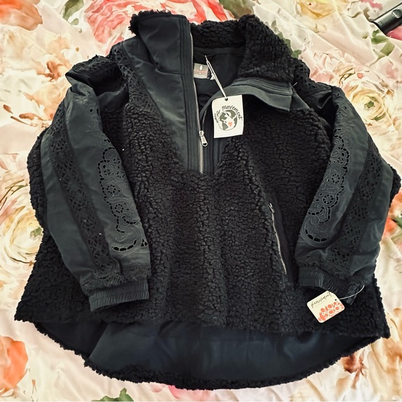 FREE PEOPLE SEASIDE FLEECE FAN FAVORITE PULLOVER - Picture 8 of 8